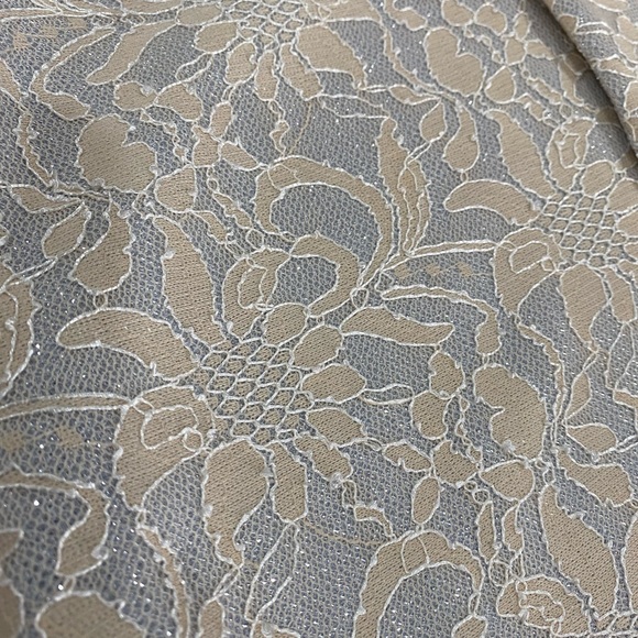 Worn once for wedding. Size 6. Girls coat - Picture 3 of 6